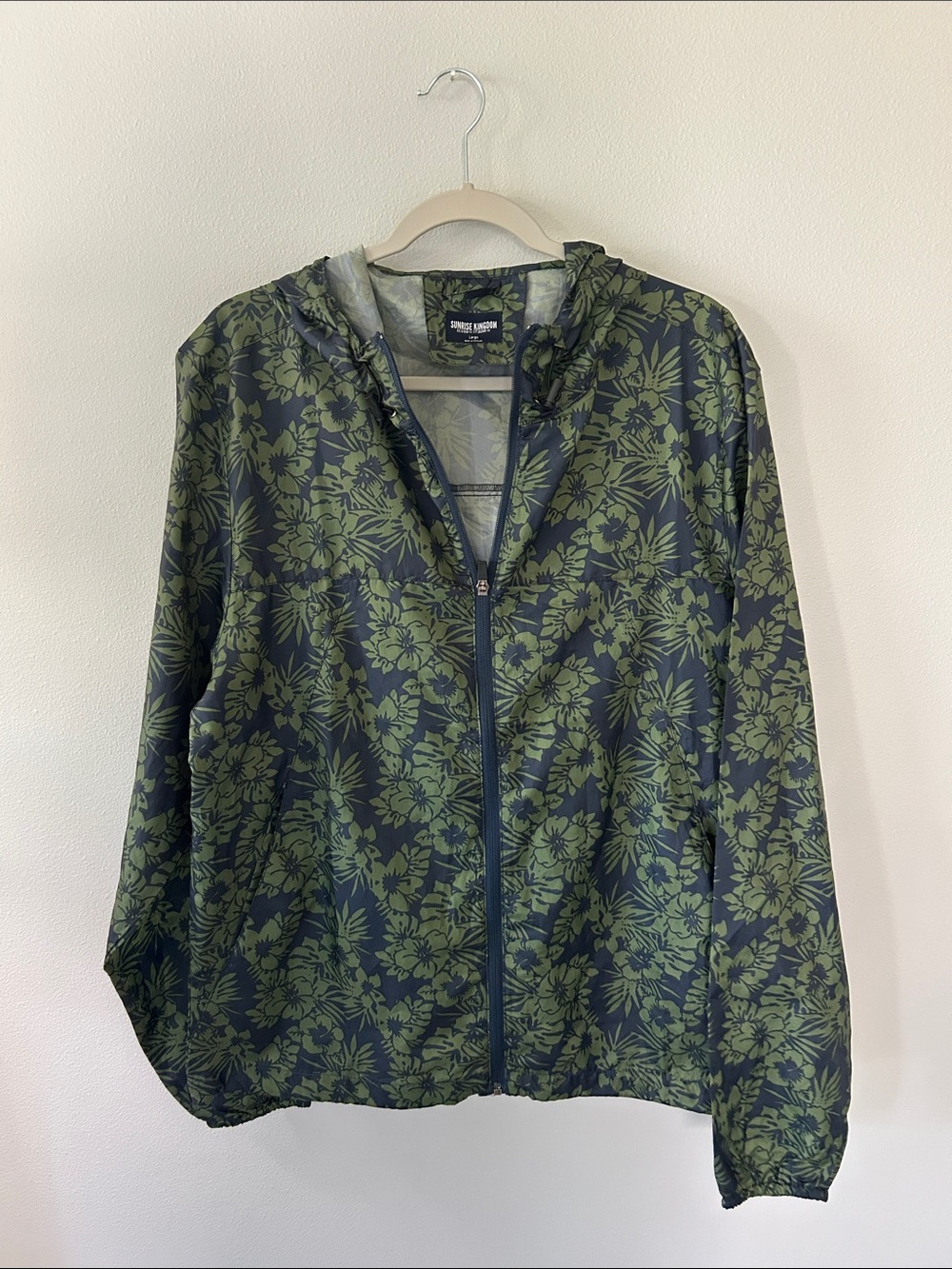 Sunrise Kingdom, waterproof windbreaker green/navy floral size L NWOT